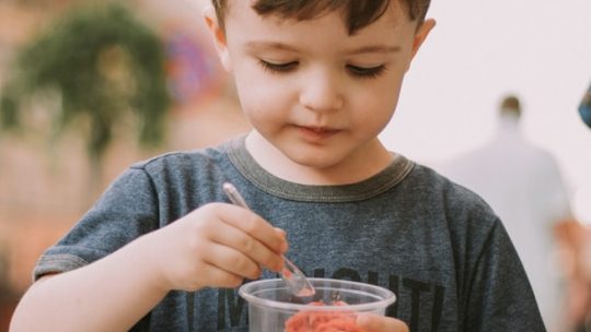 Apprenez à manger sainement avec vos enfants!