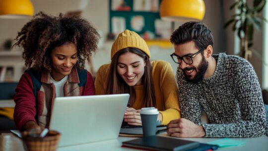 Comment fonctionne le site Aide au Top ? Notre avis face à la concurrence des plateformes similaires